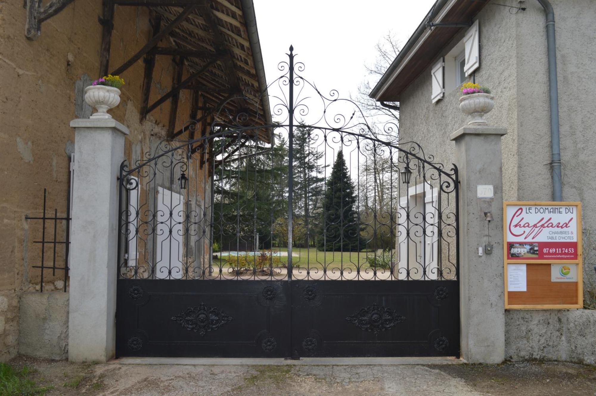 Bed and Breakfast Le Domaine Du Chaffard Les Avenières Exterior foto